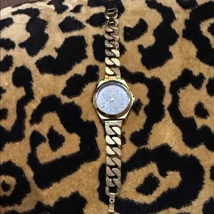 DKNY Elegant Gold Women's Watch